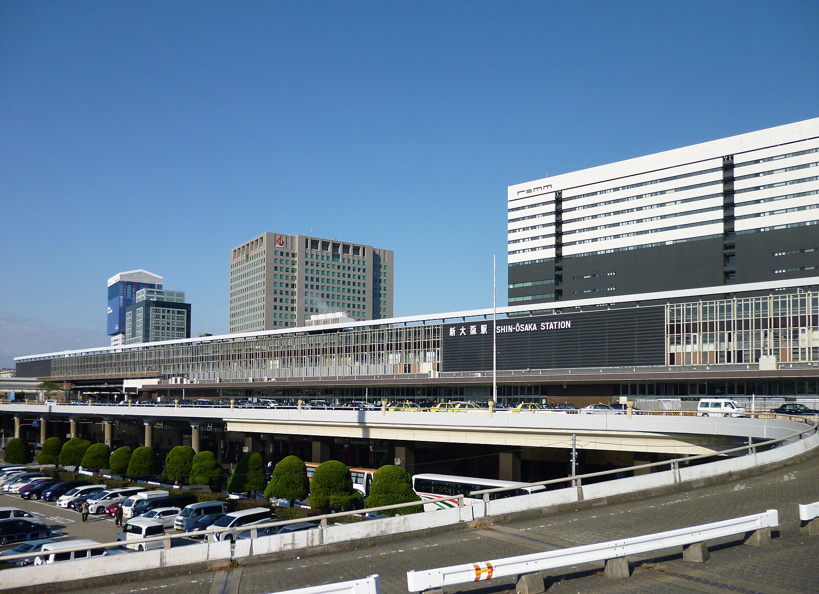Shin-Osaka Station exterior