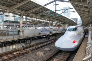 Tokyo to Kyoto Shinkansen: Which Train, Seat and Luggage Plan Should You Book?