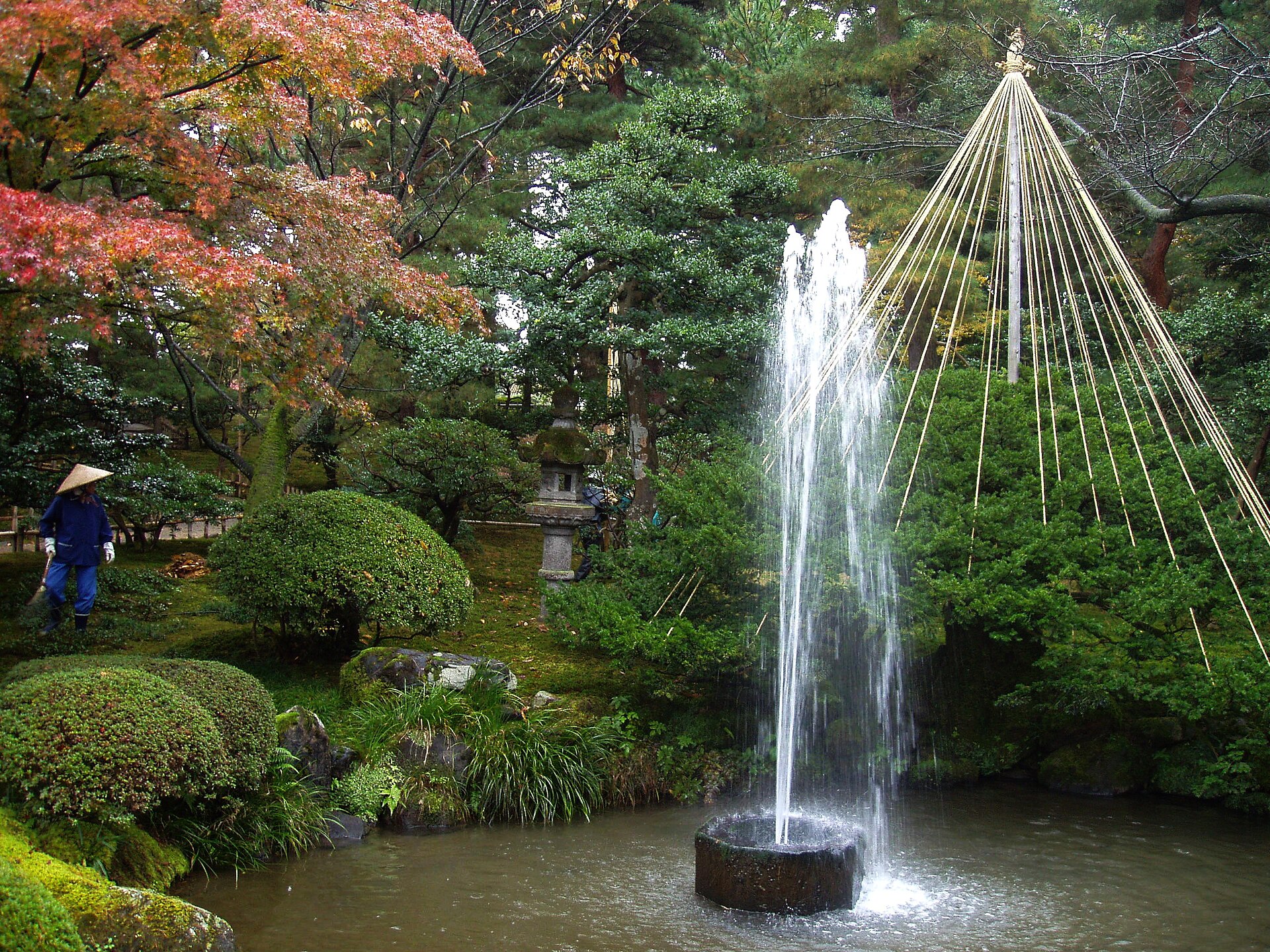 Fountain in Kenrokuen Garden in Kanazawa