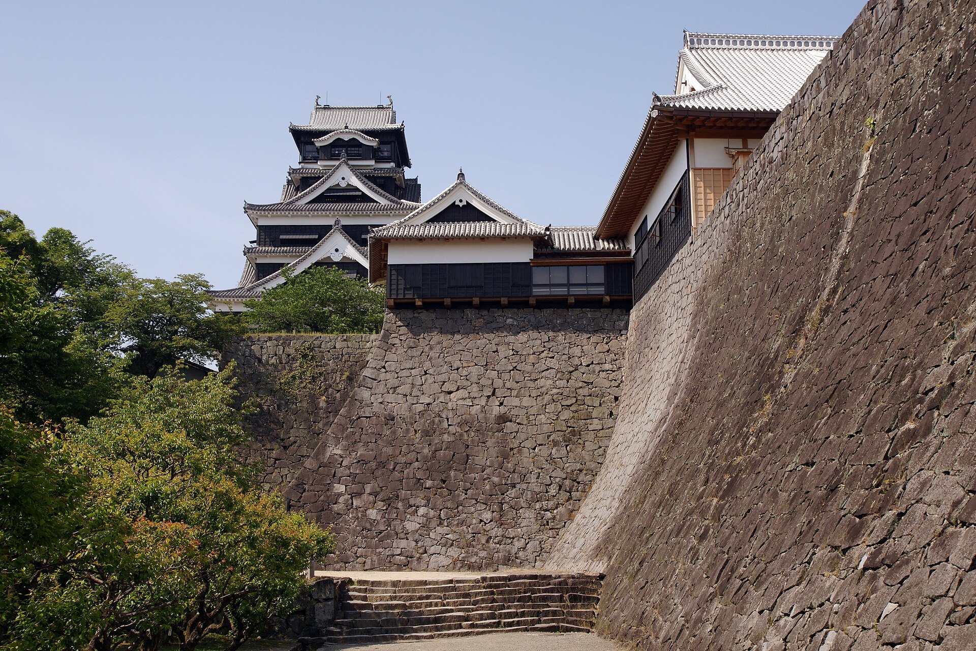Stone walls and keep at Kumamoto Castle