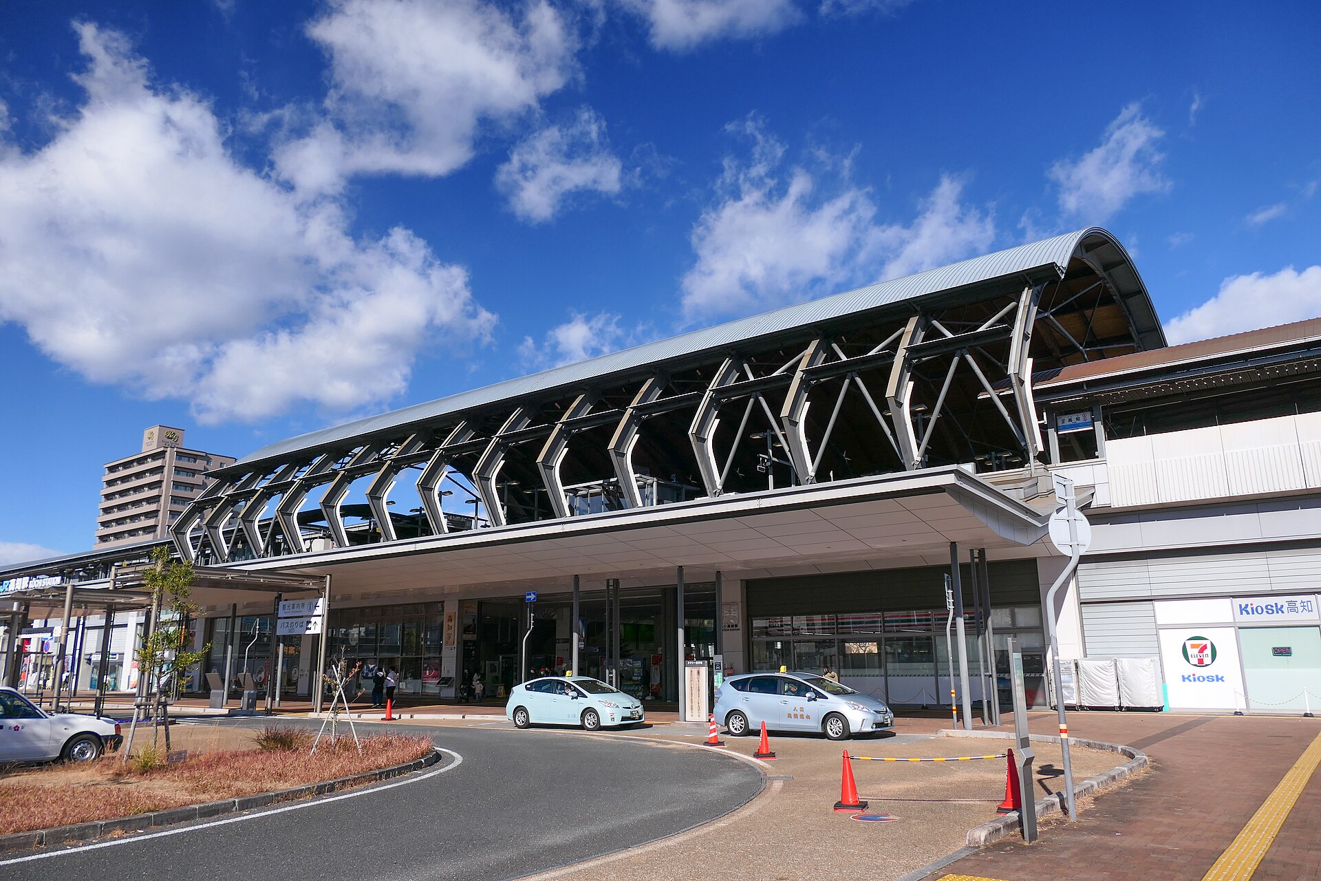 JR Kochi Station entrance beneath its arched roof